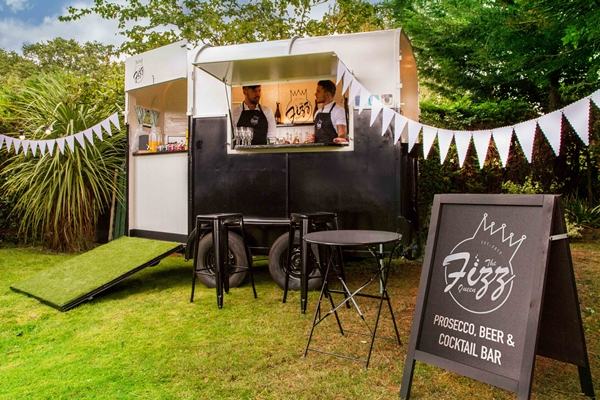 the fizz queen mobile bar